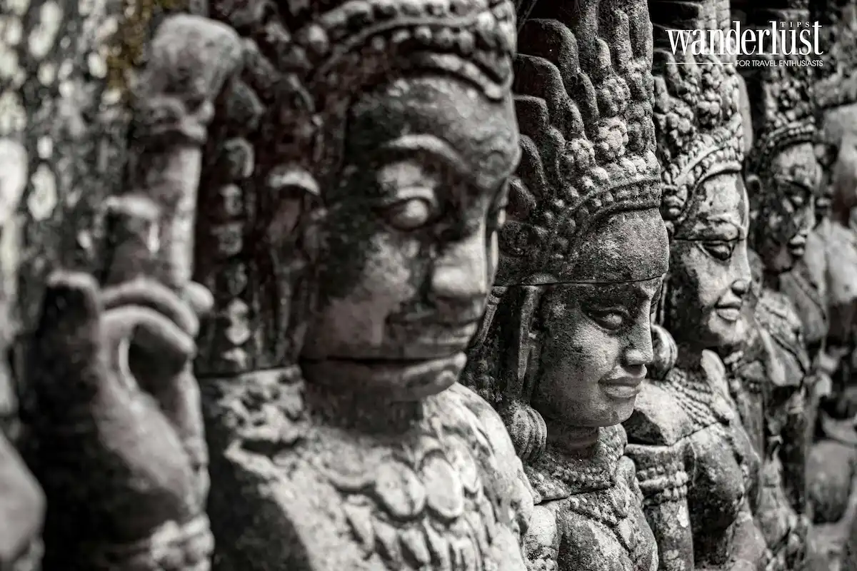 Campuchia: Vương quốc của các kỳ quan 7 Bayon gây ấn tượng mạnh với hơn 200 khuôn mặt đá khổng lồ được chạm khắc trên 54 tháp