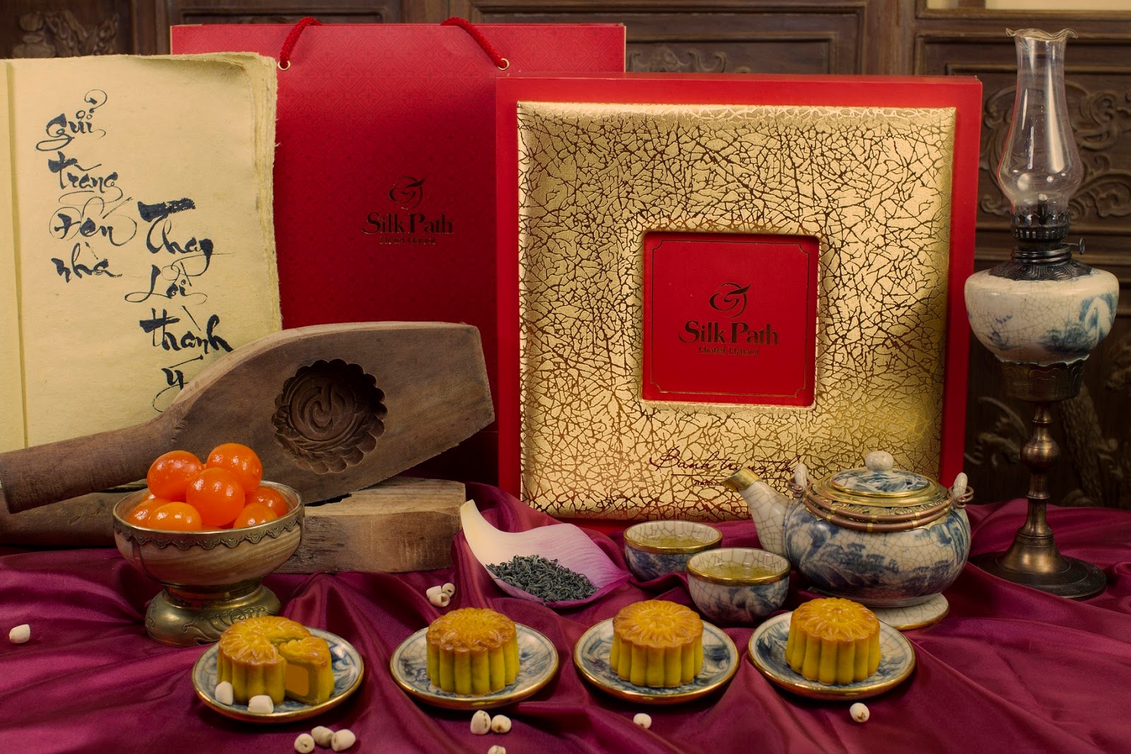 Bánh Trung thu Silk Path Hà Nội: Gửi trăng đến nhà – Thay lời thành ý