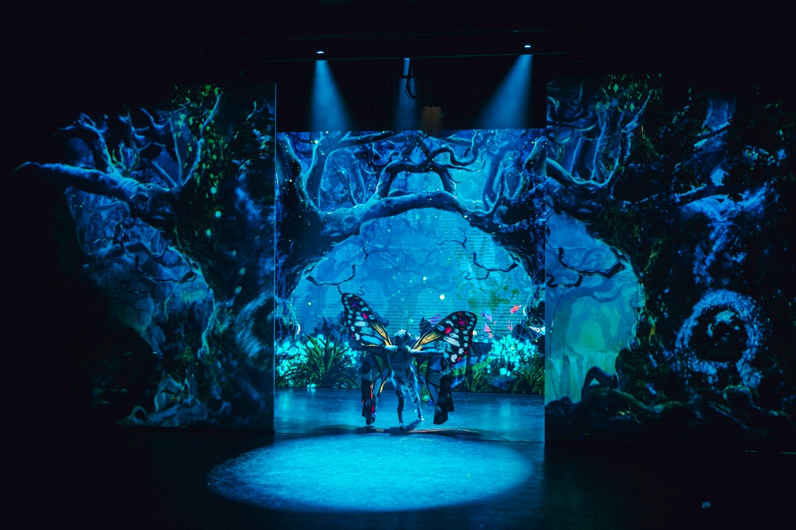 Ionah – Chương trình giải trí kiểu Las Vegas ra mắt tại Hà Nội