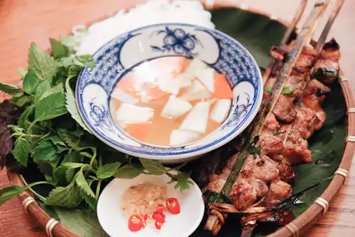 Sự kết hợp độc đáo giữa bún chả Hà Nội với phong cách Maki của Nhật 5 wanderlust-bun-cha-ha-noi-1