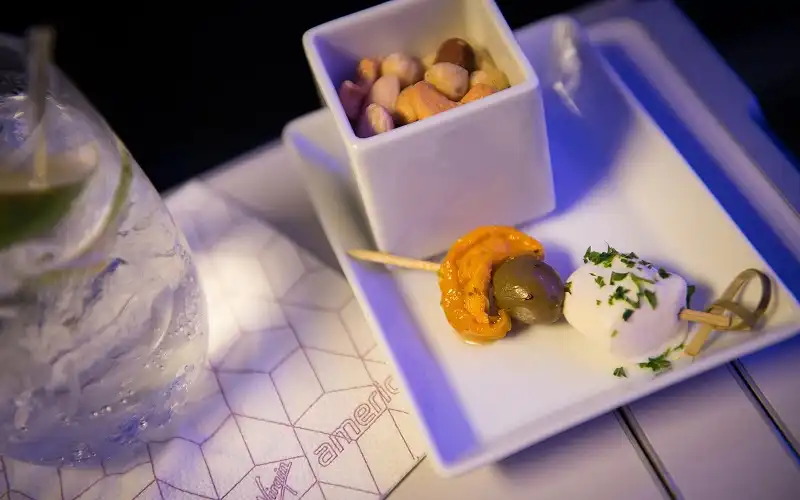 20 hãng hàng không có đồ ăn ngon nhất thế giới 11 wanderlusttips-VirginAmerica