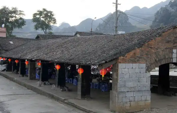 Điểm nhấn Phố cổ Đồng Văn giữa Cao nguyên đá 5 wanderlusttips-ha-giang-pho-co-dong-van-1