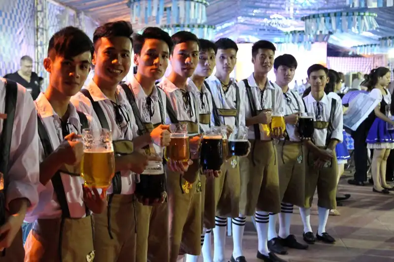 Đếm ngược đến lễ hội Oktoberfest lớn nhất Hà Nội 6 wanderlusttips-le-hoi-oktoberfest-2