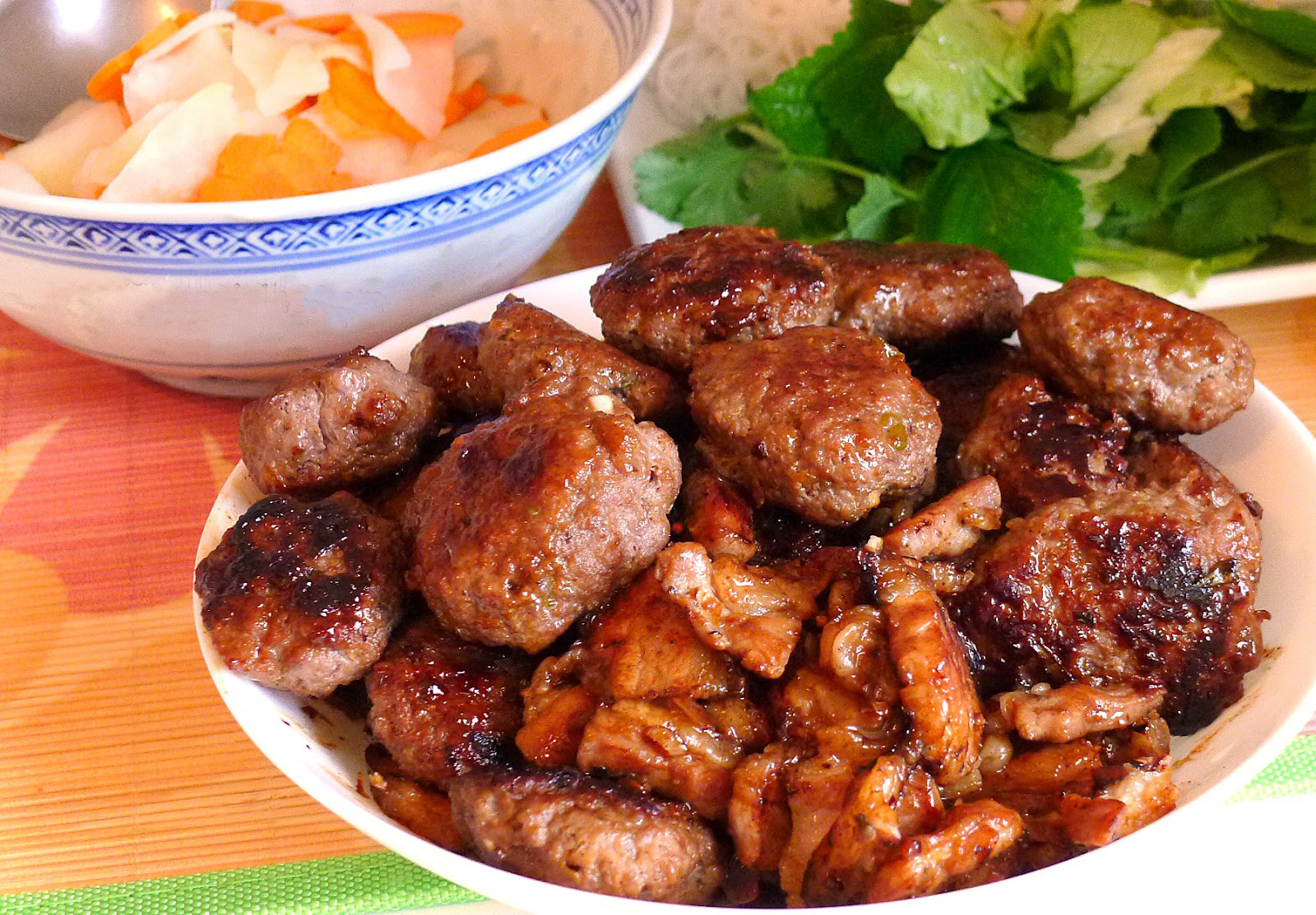 Sự kết hợp độc đáo giữa bún chả Hà Nội với phong cách Maki của Nhật