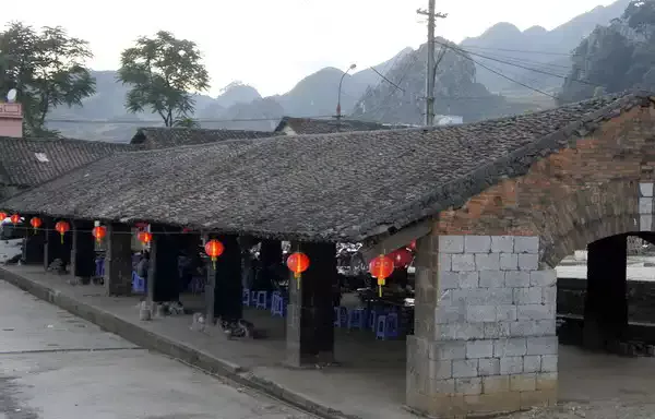 Điểm nhấn Phố cổ Đồng Văn giữa Cao nguyên đá 5 wanderlusttips-ha-giang-pho-co-dong-van-1