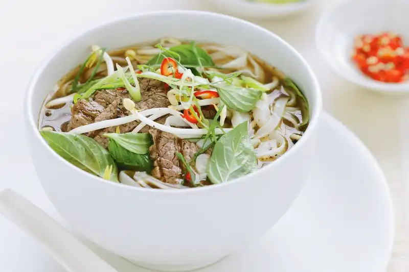 Phở - món ăn tinh túy của người Hà thành 6 wanderlusttips-pho-net-tinh-tuy
