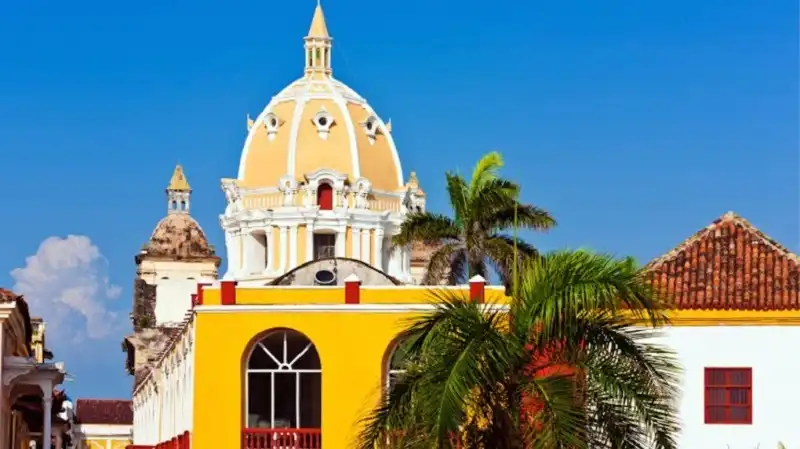 wanderlusttips-10-diem-du-lich-xa-xi-tuyet-voi-cho-nam-2016-9