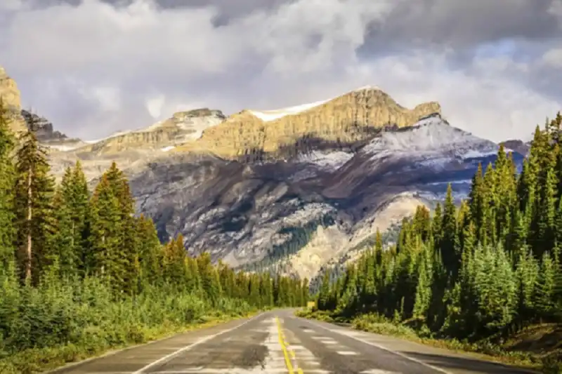 wanderlusttips-13-cung-duong-me-hoac-du-khach-ngay-tu-cai-nhin-dau-tien-6