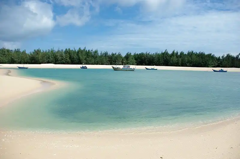 wanderlusttips-8-diem-den-khong-the-bo-qu-khi-ghe-tham-phu-quy-4