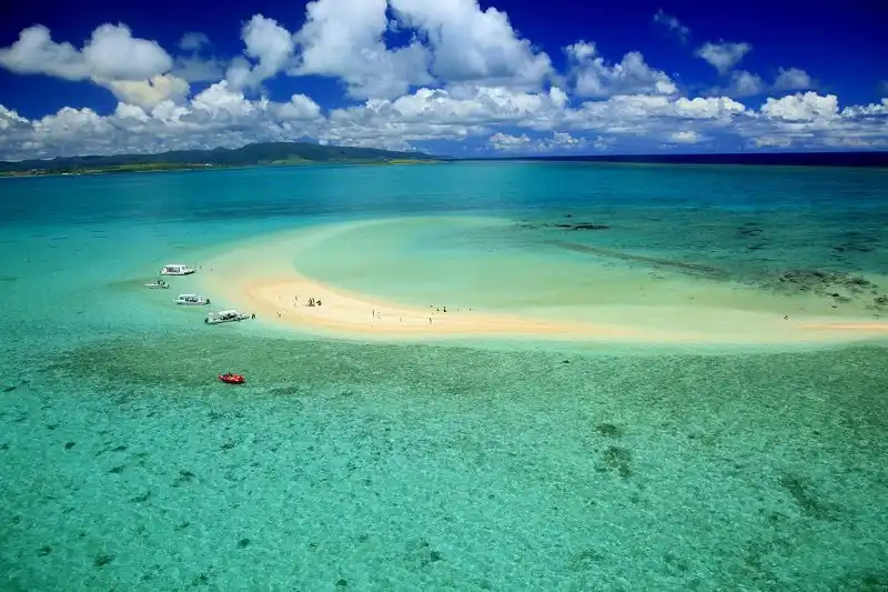 wanderlusttips-8-hon-dao-noi-tieng-hoang-so-nhat-the-gioi-2 - Copy