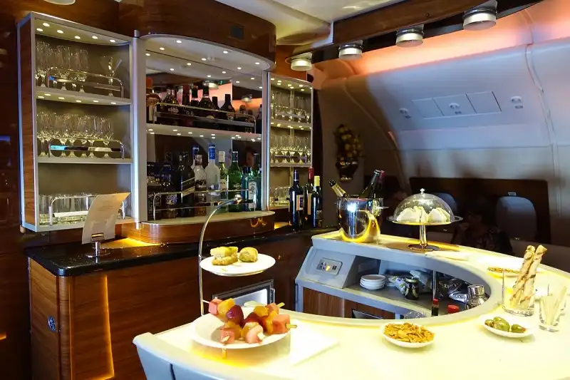 Bay khoang hạng nhất qua 5 lục địa với vé 300USD 9 wanderlusttips-bay-khoang-hang-nhat-4