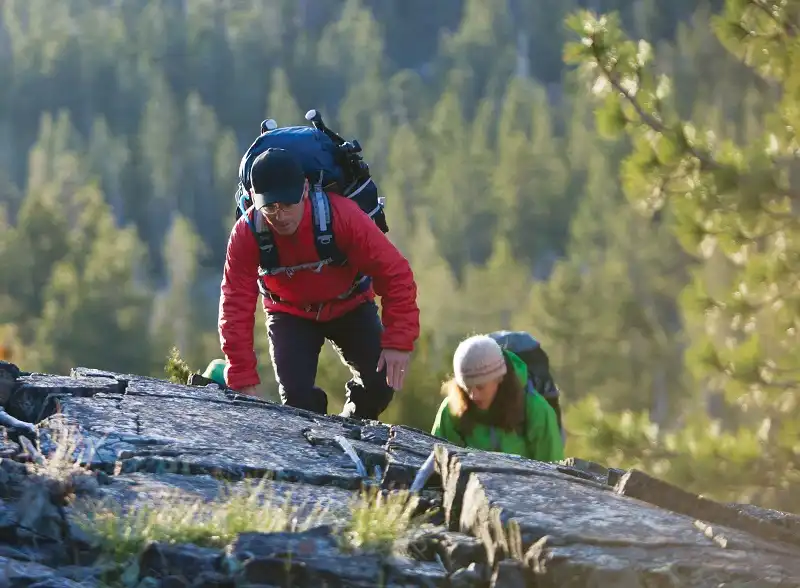 Những điều nên biết cho 1 chuyến leo núi 7 wanderlusttips-bi-kip-chon-balo-du-lich-leo-nui-hop-ly-1