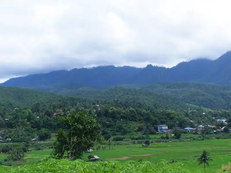 wanderlusttips-kham-pha-5-vung-dat-thai-lan-2