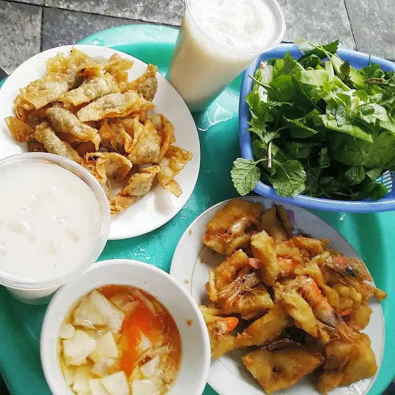 wanderlusttips-nhung-quan-ngon-co-tuoi-doi-vai-thap-ky-o-ha-thanh-1