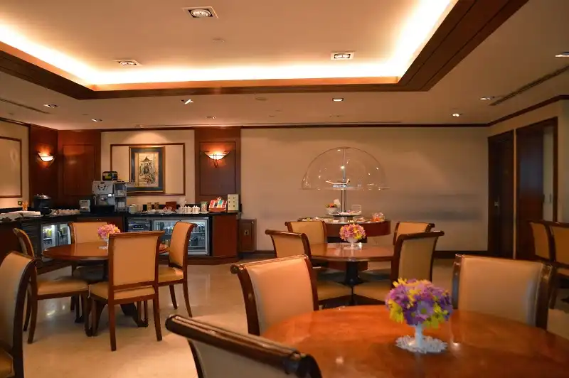 Đánh giá chất lượng ghế hạng thương gia hãng hàng không Qantas 9 wanderlusttips-qantas-airlines-2