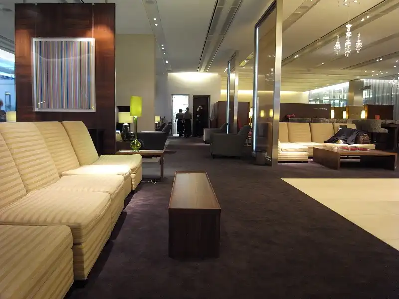 wanderlusttips-trai-nghiem-hang-thuong-gia-1