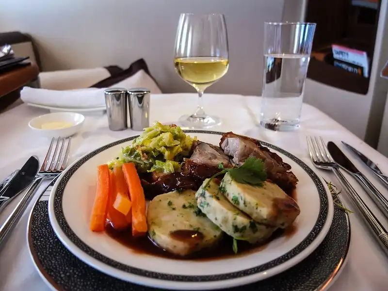 wanderlusttips-trai-nghiem-hang-thuong-gia-3