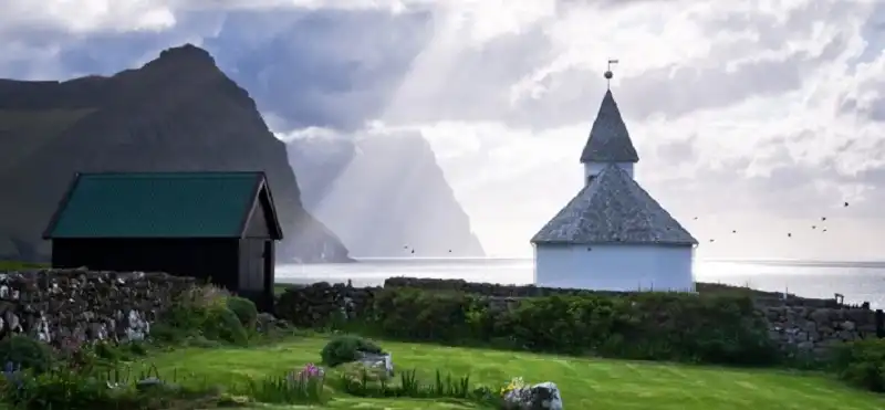wanderlusttips-8-dieu-thu-vi-chi-co-o-dao-faroe-1