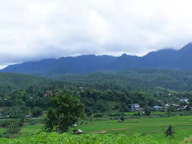 wanderlusttips-kham-pha-5-vung-dat-thai-lan-2