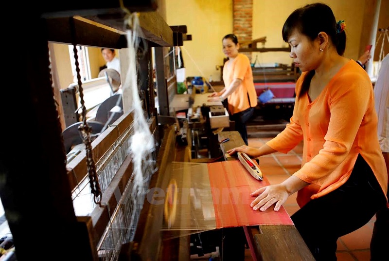 Ghé thăm làng lụa truyền thống ở Tân Châu, An Giang