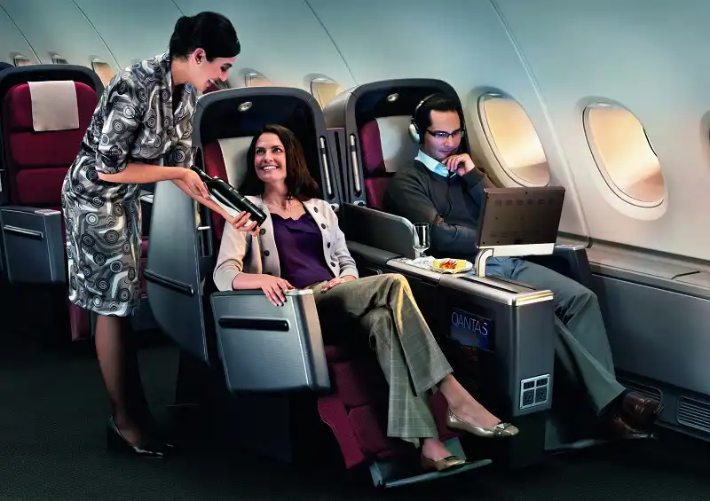 Đánh giá chất lượng ghế hạng thương gia hãng hàng không Qantas 5 080818_MCorridore_A380_D3_BCSERV 060