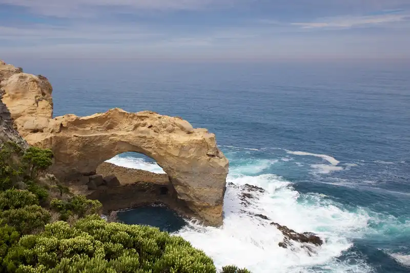 Những trải nghiệm không thể bỏ qua khi đến Melbourne 6 'The Arch' in the Twelve Apostles National Park, Victoria
