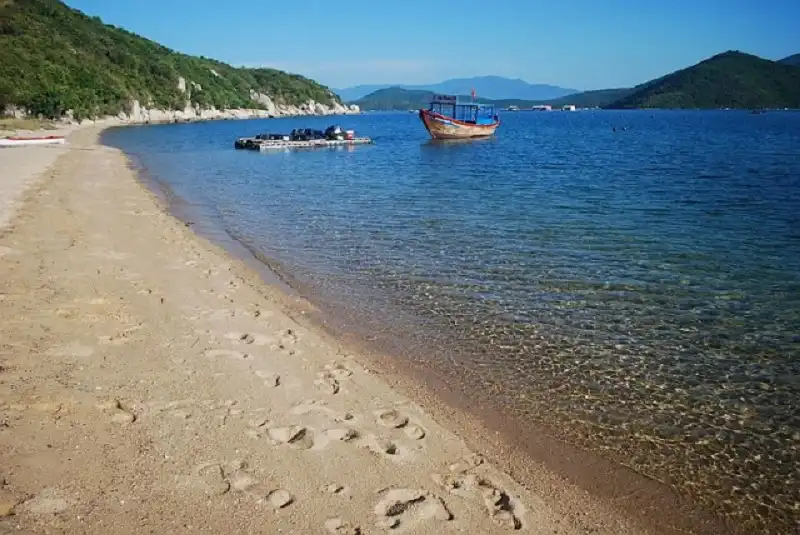 waderlusttips-6-hon-dao-thuoc-vinh-van-phong-3