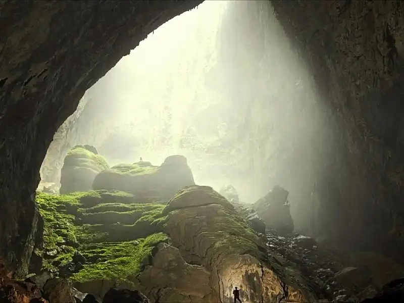 wanderlusttips-10-dia-diem-an-tuong-duoi-long-dat