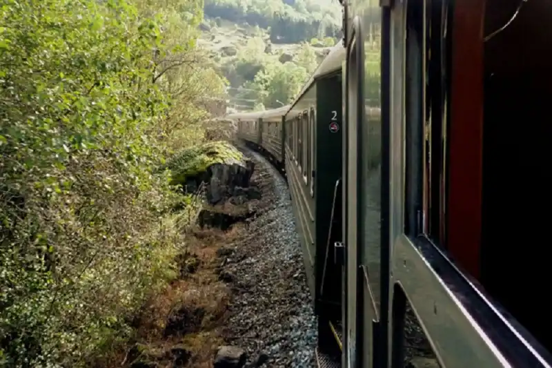 wanderlusttips-16-chuyen-tau-du-lich-sang-trong-tren-the-gioi-14