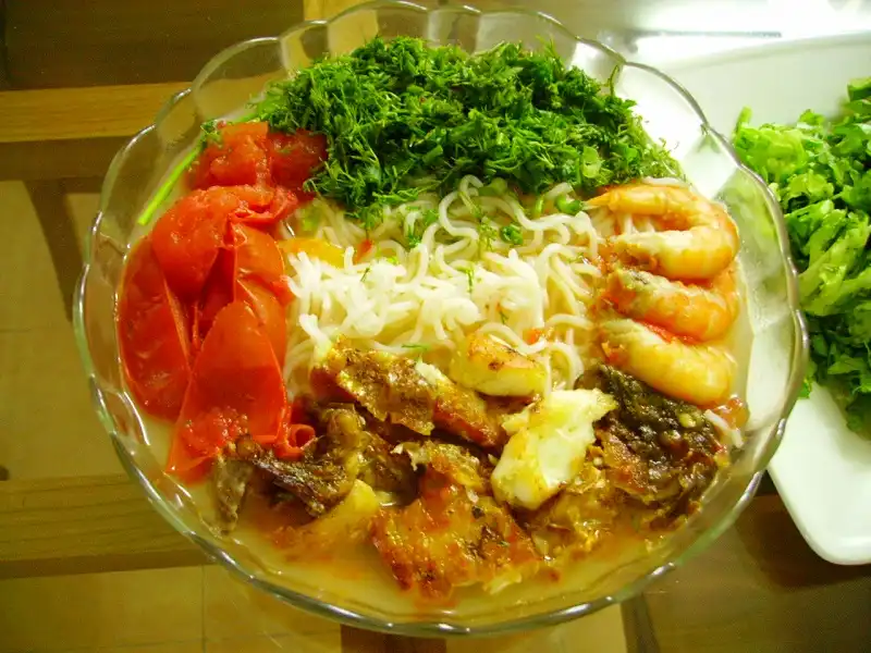 wanderlusttips-8-mon-ngon-nuc-tieng-que-huong-nam-tan-2