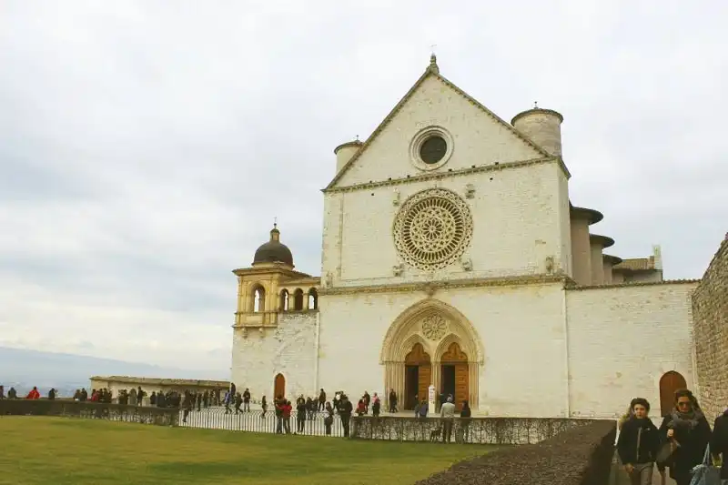 Kinh nghiệm du lịch Assisi 7 wanderlusttips-assisi-1