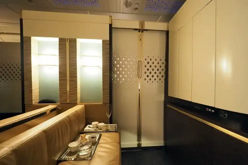 Căn hộ tiện nghi bên trong máy bay Airbus A380 6 wanderlusttips-can-ho-tien-nghi-tren-khoang-hang-sang-may-bay-1