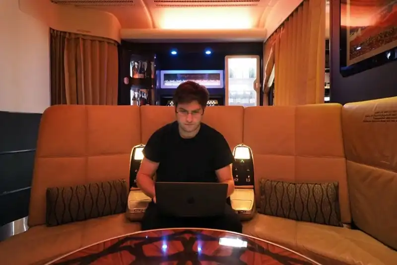 Căn hộ tiện nghi bên trong máy bay Airbus A380 14 wanderlusttips-can-ho-tien-nghi-tren-khoang-hang-sang-may-bay9