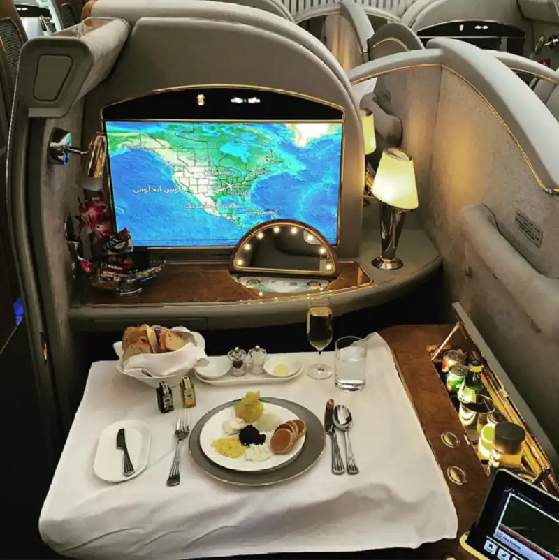 Câu chuyện thanh niên vô gia cư đi du lịch bằng khoang hạng nhất máy bay 6 wanderlusttips-cau-chuyen-thanh-nien-vo-gia-cu-di-du-lich-bang-may-bay-hang-sang-3