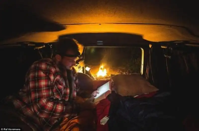 wanderlusttips-chang-trai-nguoi-australia-du-lich-phuot-viet-nam