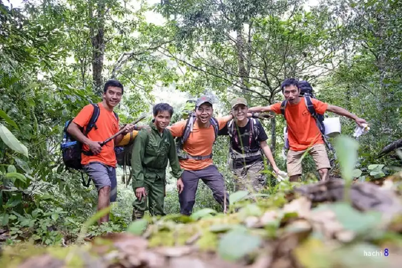 wanderlusttips-chinh-phuc-ta-lien-son-hung-vy-7