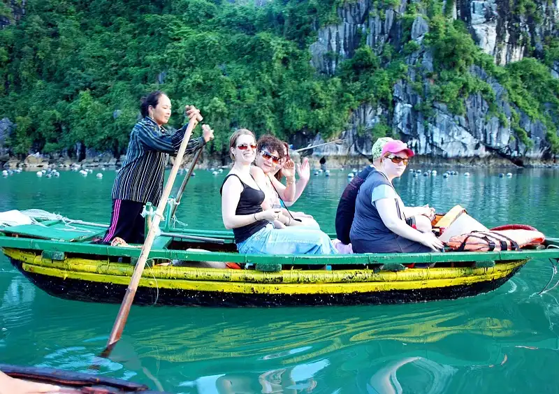 Khách quốc tế đến Việt Nam giảm sau 6 năm 5 wanderlusttips-khach-du-lich-nuoc-ngoai