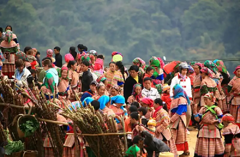 wanderlusttips-kinh-nghiem-di-cho-sapa-cua-khach-nuoc-ngoai-1