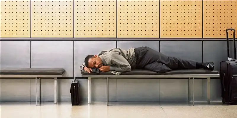 8 gợi ý giúp bạn ngủ ngon ở sân bay 5 wanderlusttips-kinh-nghiem-ngu-san-bay