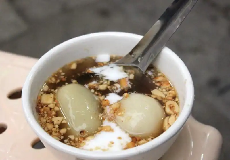 5 quán chè nóng nức tiếng Hà Thành 8 wanderlusttips-mon-ngon-ha-thanh-3