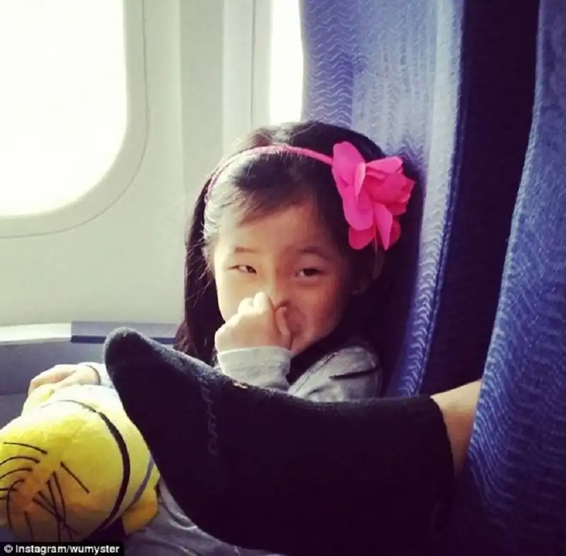 Ngán ngẩm "văn hóa lùn" trên máy bay 11 wanderlusttips-ngan-ngam-van-hoa-lun-tren-may-bay-8