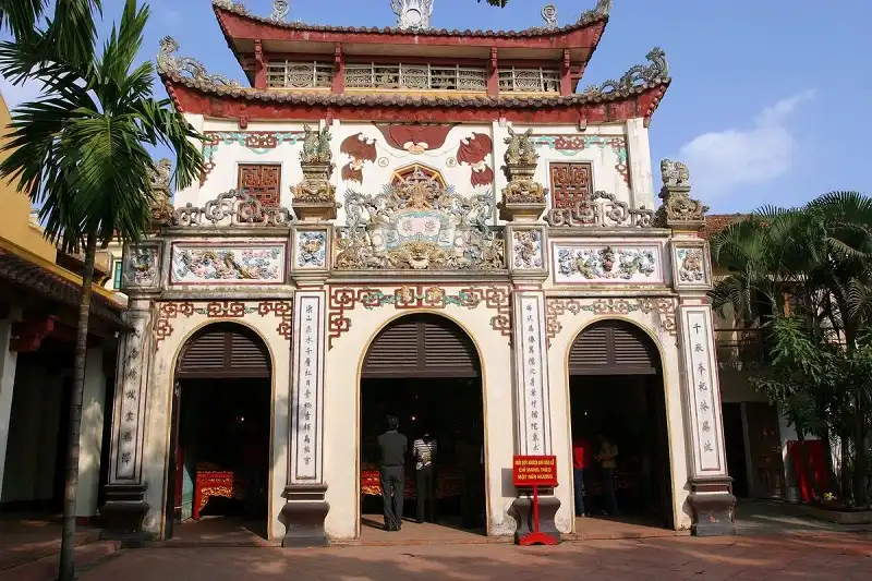 wanderlusttips-nhung-ngoi-chua-cau-may-cau-duyen-2016-1
