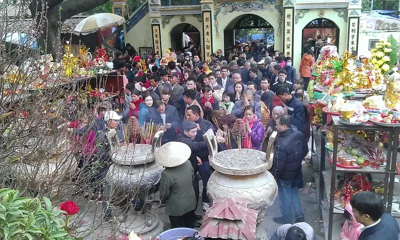 Điểm danh những ngôi chùa nổi tiếng cầu may, cầu duyên dịp năm mới 2016 6 wanderlusttips-nhung-ngoi-chua-cau-may-cau-duyen-2016-2