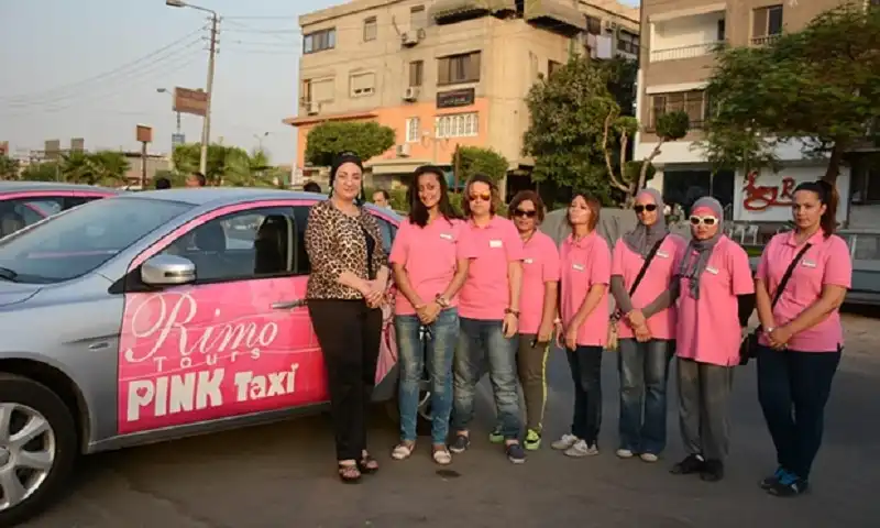 wanderlusttips-taxi-hong-ai-cap-danh-rieng-cho-phai-nu-1