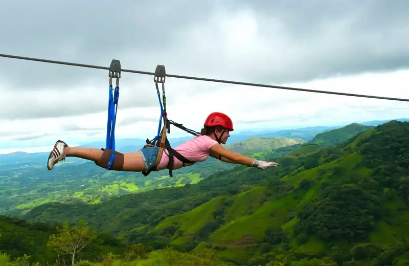wanderlusttips-zipline-cho-nguoi-ua-mao-hiem