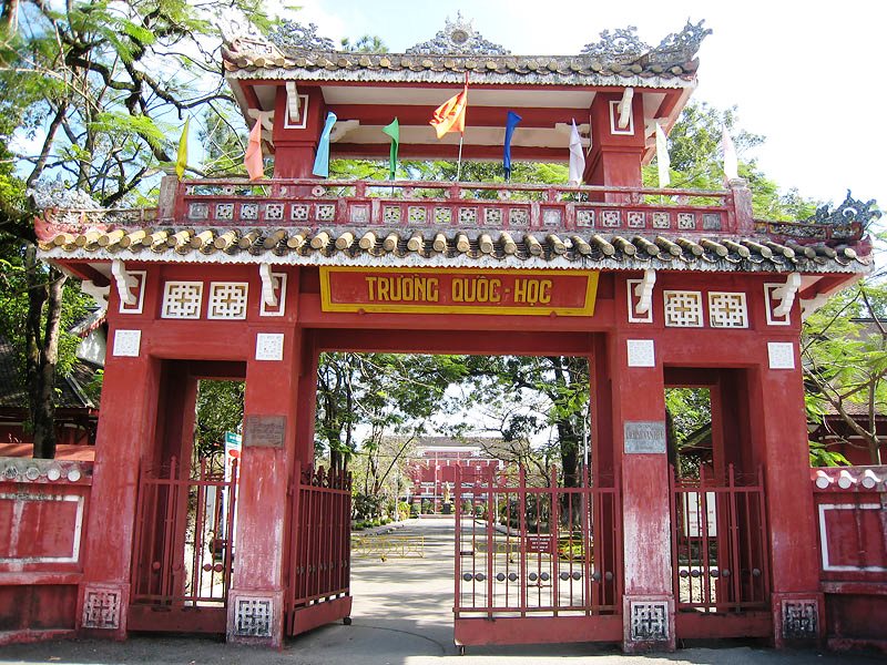 Về Huế, ghé thăm ngôi trường cổ nhất đất cố đô