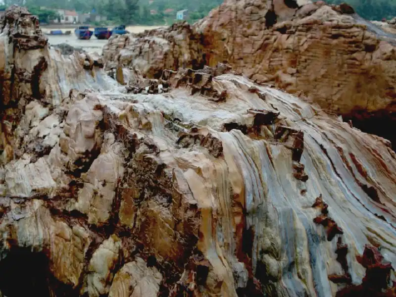 Vách núi socola ấn tượng trên đảo Cô Tô 7 vachnuisocalotrendaocoto