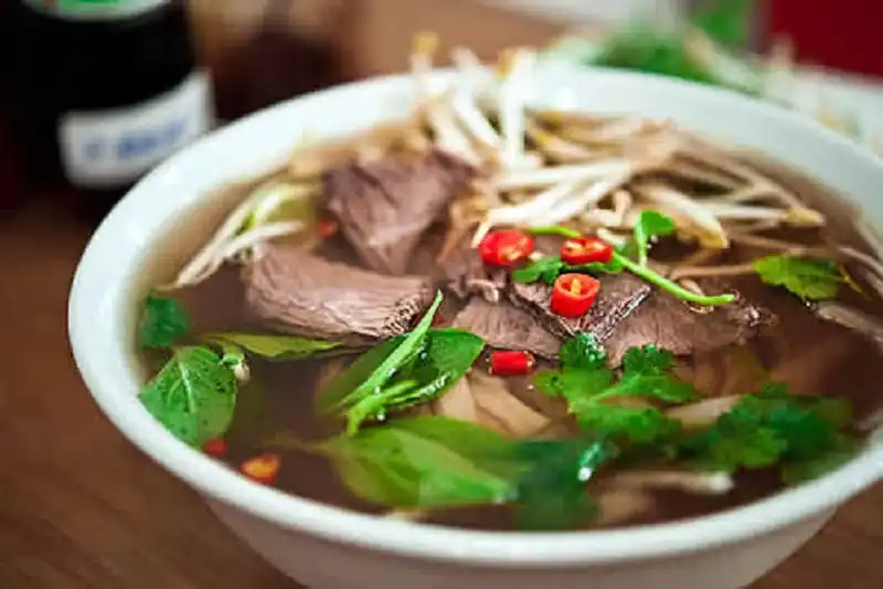 10 lý do Hà Nội "mê hoặc" du khách nước ngoài 6 wanderlusttips-10-ly-do-ha-noi-me-hoac-du-khach-nuoc-ngoai-1