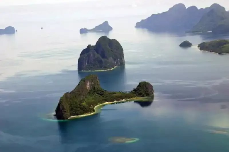 wanderlusttips-12-hon-dao-ky-la-the-gioi