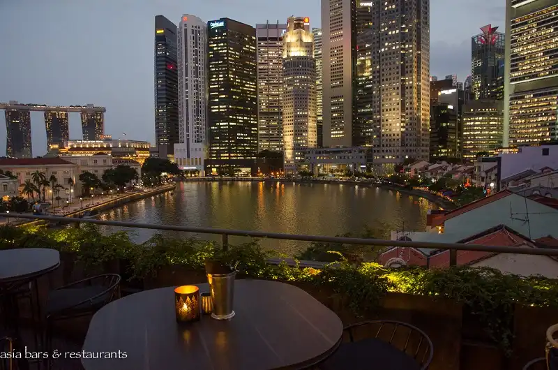 8 quán bar tuyệt đẹp tại Singapore 12 8-quan-bar-singapore-wanderlusttips7